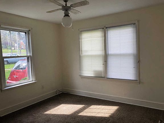 5th image of 525 Huntington Blvd NE