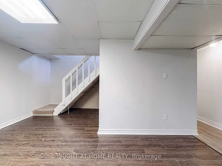 54 Penwick Cres — Photo 22