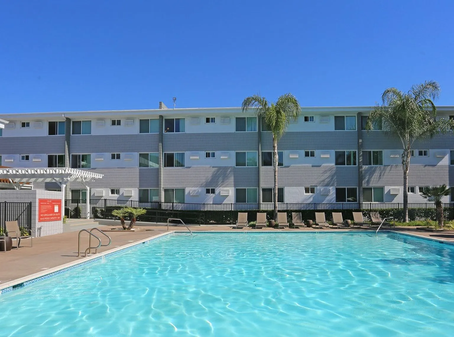 The Rose Apartments — Photo 2