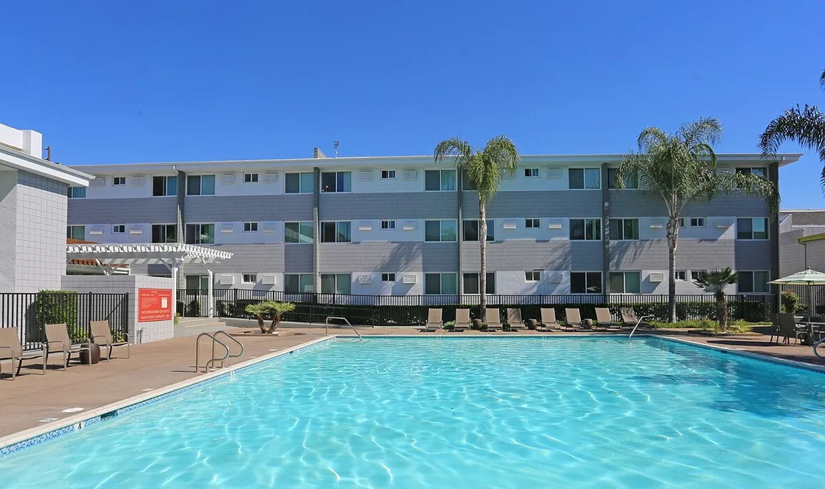 Building Photo - The Rose Apartments