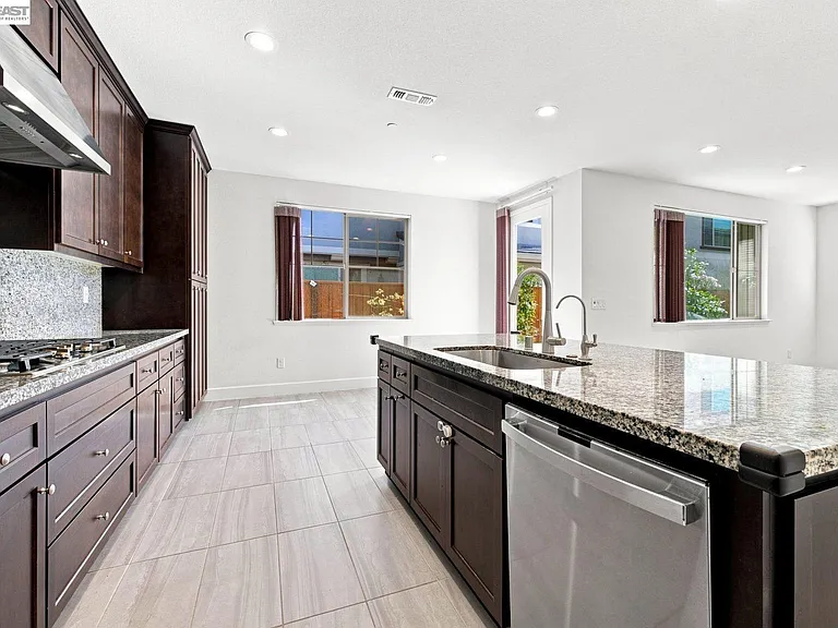 33 W Roccolino Ln — Photo 21