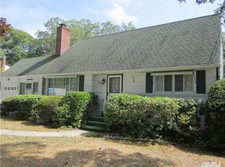 349 Glenmore Ln, Bayport, NY 11705