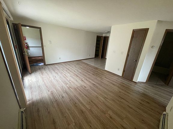 3rd image of 139 Badger Ln #1