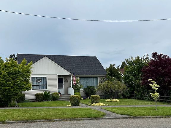 2nd image of 1312 S Oak St