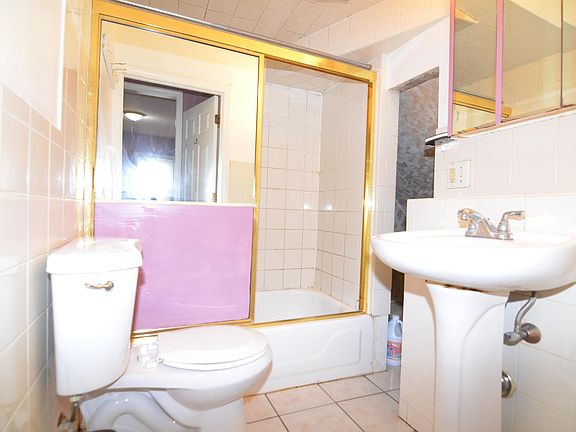 4th image of 172 Farrington St #1