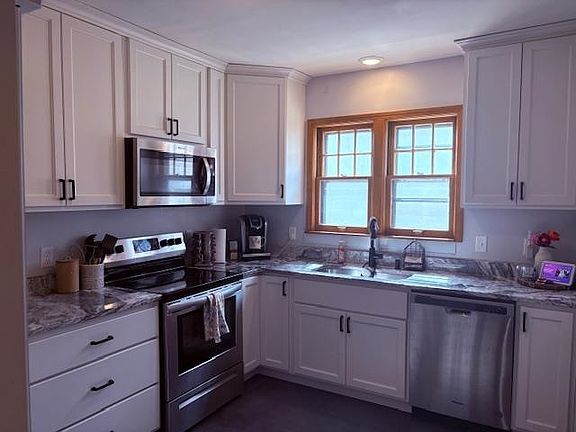 2nd image of 207 Locust St