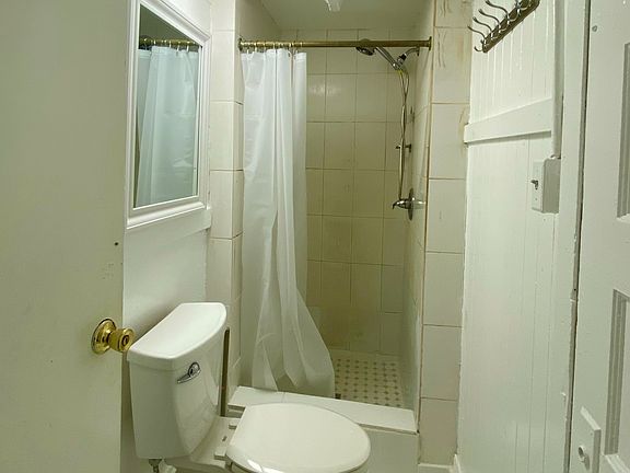 4th image of 662 Jackson St #305