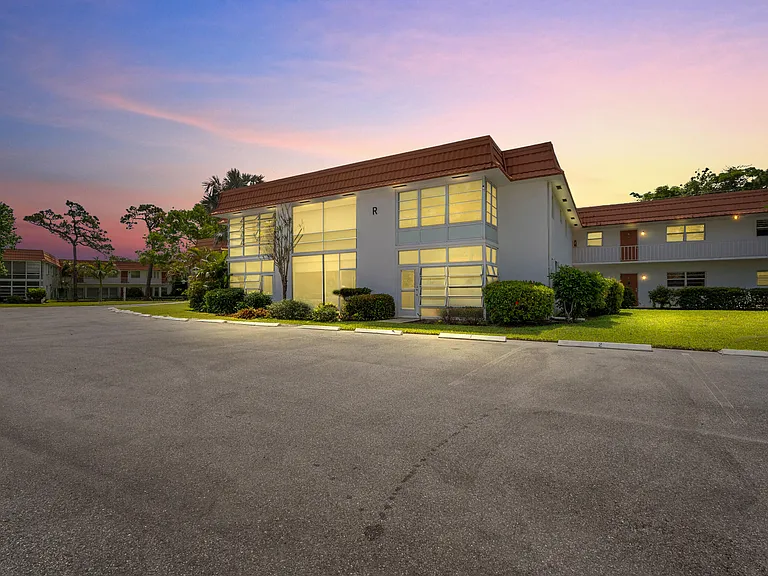 2600 SE Ocean Blvd #R2 — Photo 2