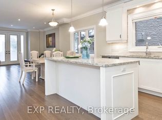1033 Shaw Dr, Mississauga, ON L5G 3Z3