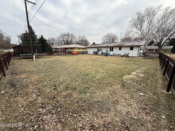 3rd image of 1108 Vista Dr