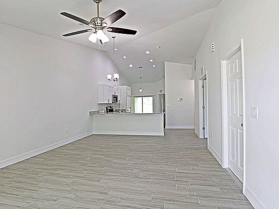 3rd image of 2410 Xelda Ave N