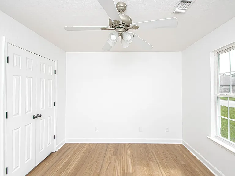 315 Autumn Dr — Photo 21