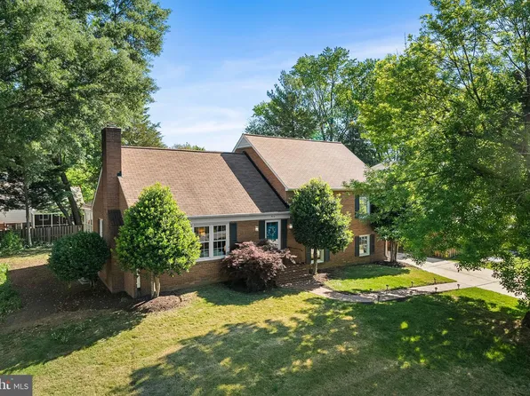 914 Waynewood Blvd, Alexandria, VA 22308
