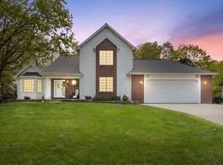 1027 Olympic Dr, Slinger, WI 53086