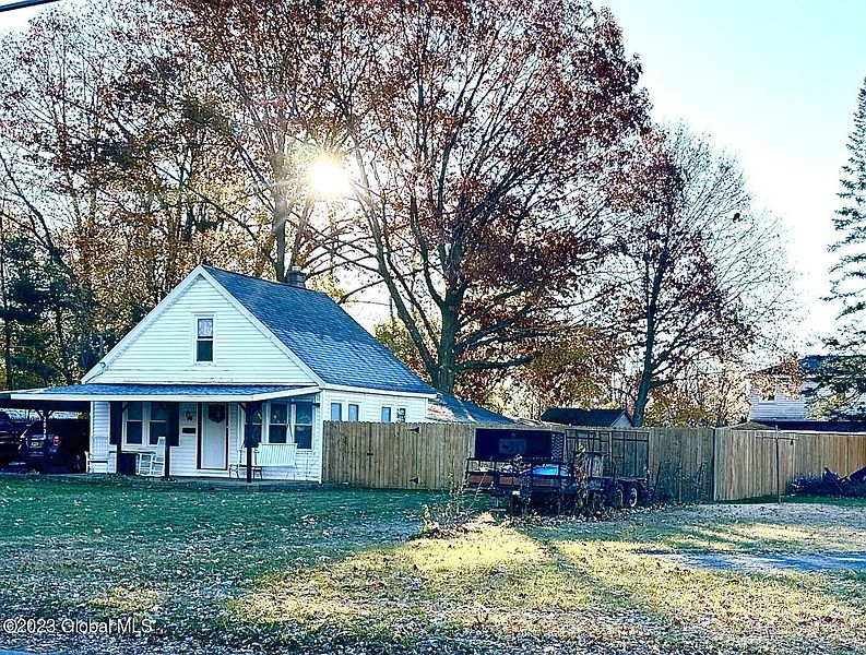 5th image of 2038 Gray Street
