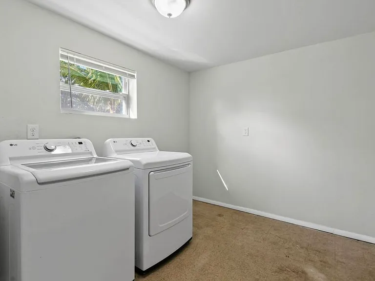 836 Evergreen Dr — Photo 14