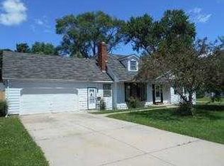 270 Parker Ave, Aurora, IL 60505