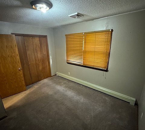 3rd image of 904 Shannon Ln
