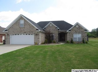 2204 Queenston Ct, Decatur, AL 35603