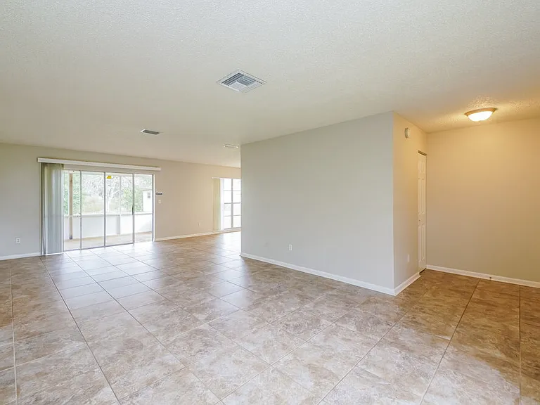 2141 Kendall Ct — Photo 6