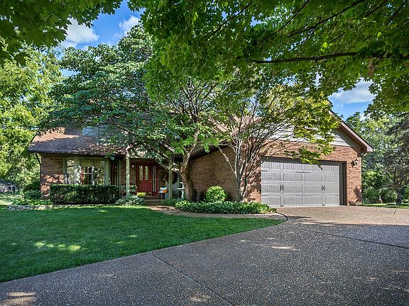 2nd image of 40 Sierra Dr