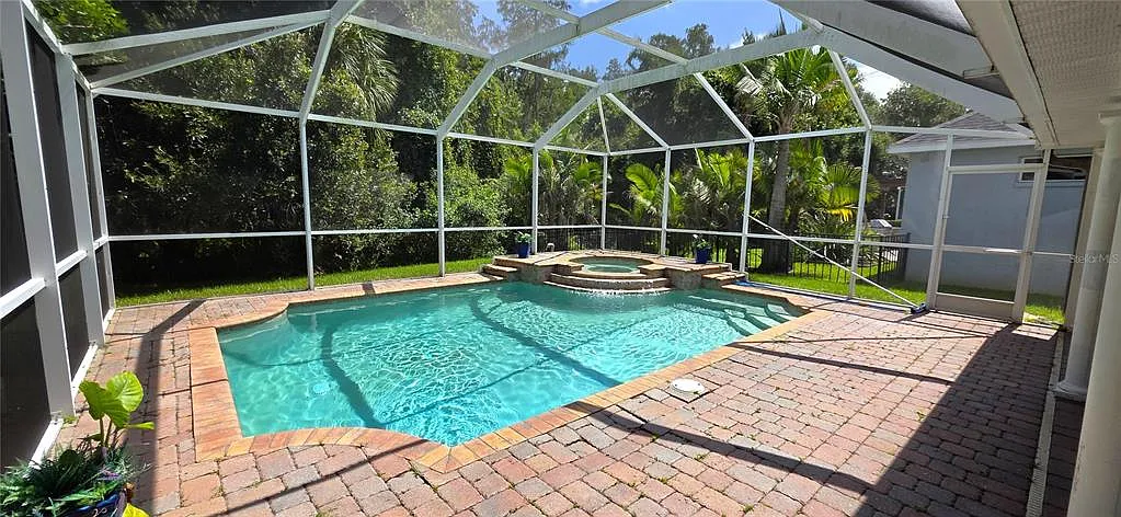 4 bed, 2.5 bath, 2575 sqft, $4,200 — Photo 2