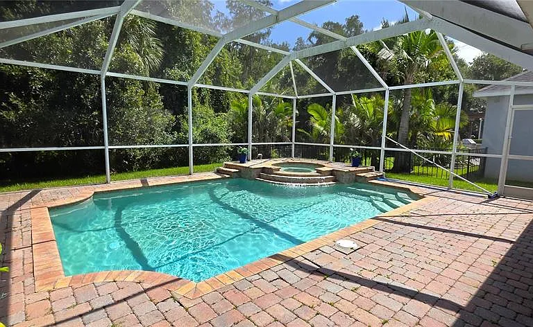 11609 Greensleeve Ave — Photo 2