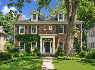 830 Chestnut Ave, Wilmette, IL 60091