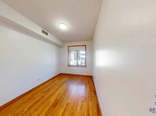 542 Brooklyn Avenue image 13 of 18