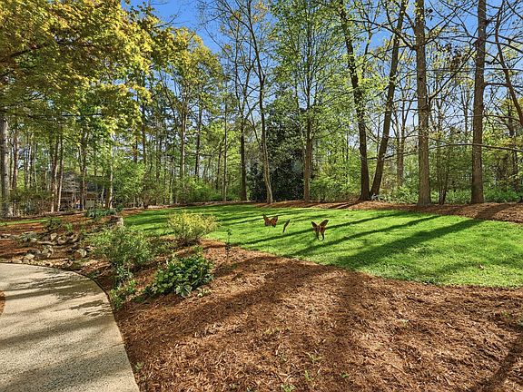 5th image of 216 Grand Oak Dr