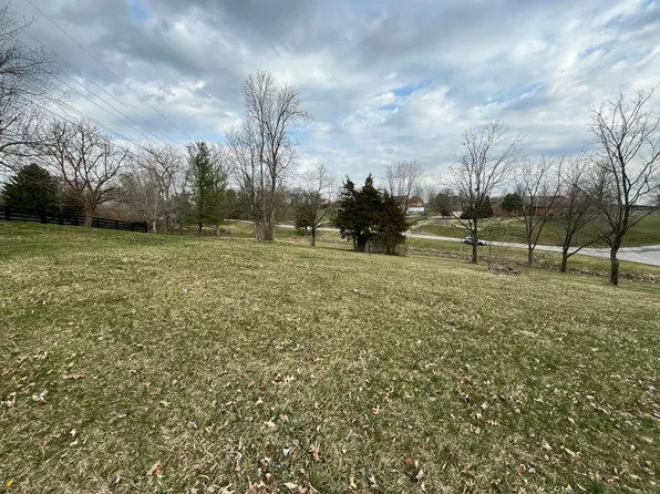 301 W Willow Ridge Dr, Richmond, KY 40475