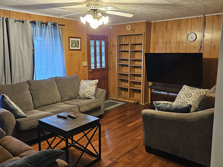 209 Koili Ln — Photo 2