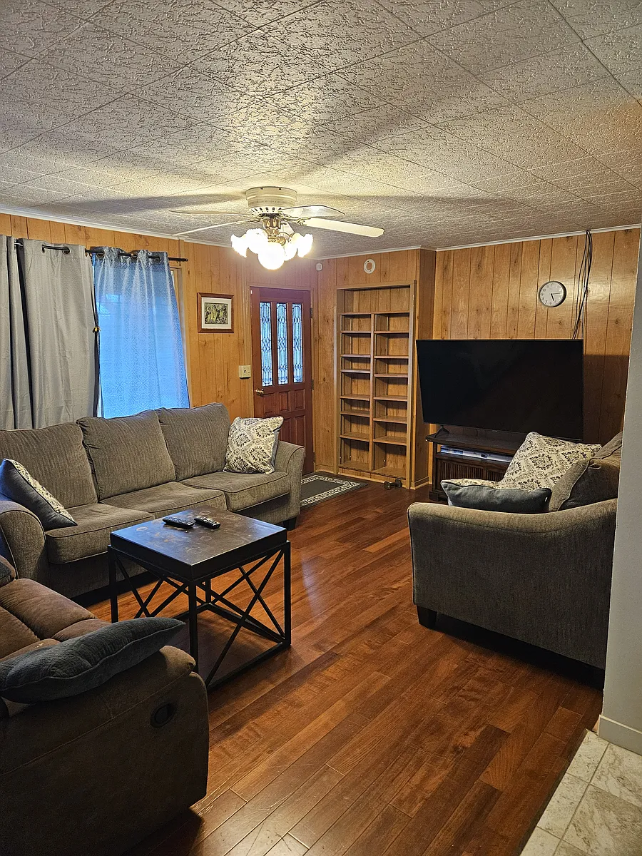 Building Photo - 209 Koili Ln