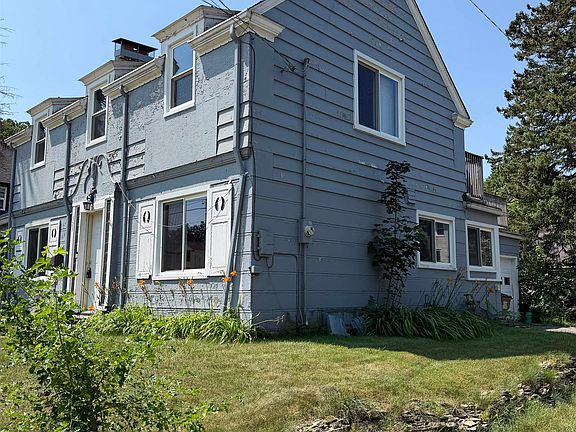 2nd image of 929 Garfield Ave