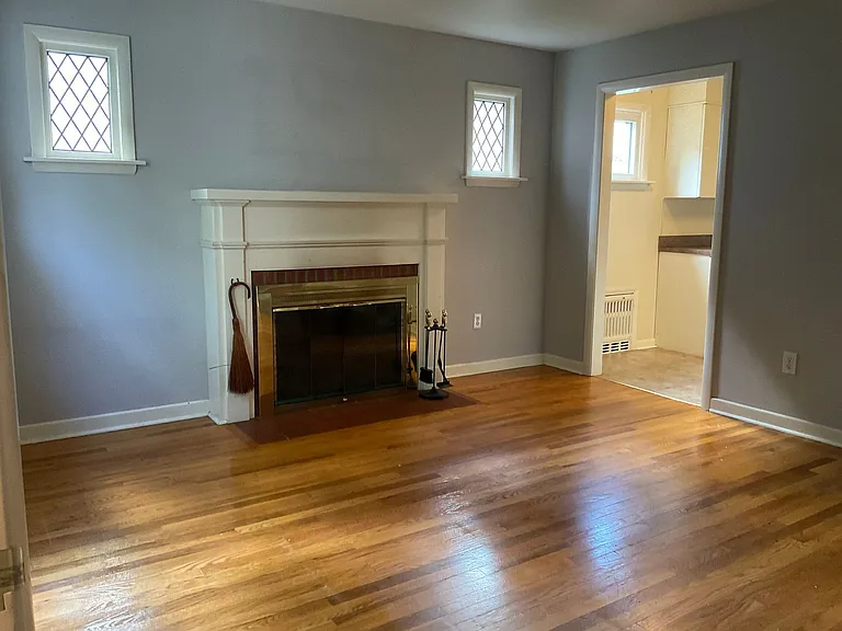 278 N Elm St — Photo 6