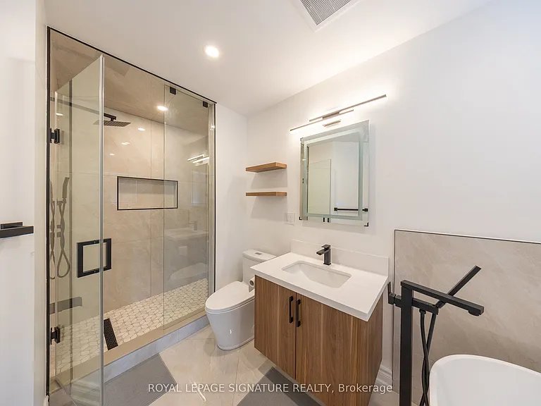 2299 Yorktown Cir — Photo 21