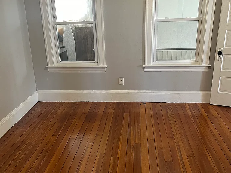 18 Foster St #3R — Photo 8
