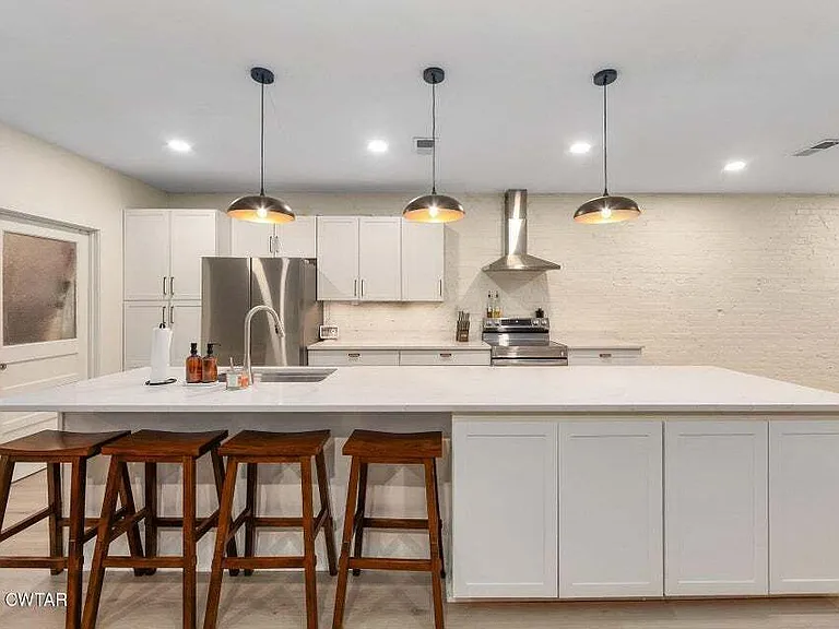 56 Lee Ave — Photo 3