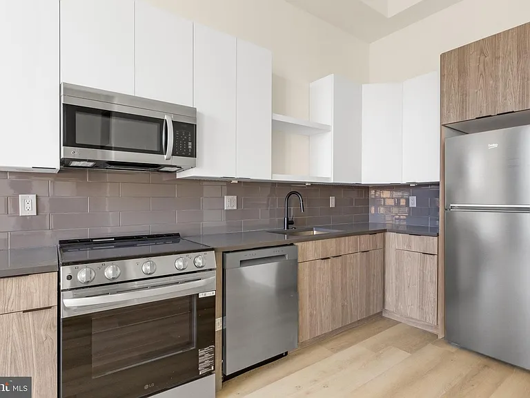 689 N Broad St #505 — Photo 9