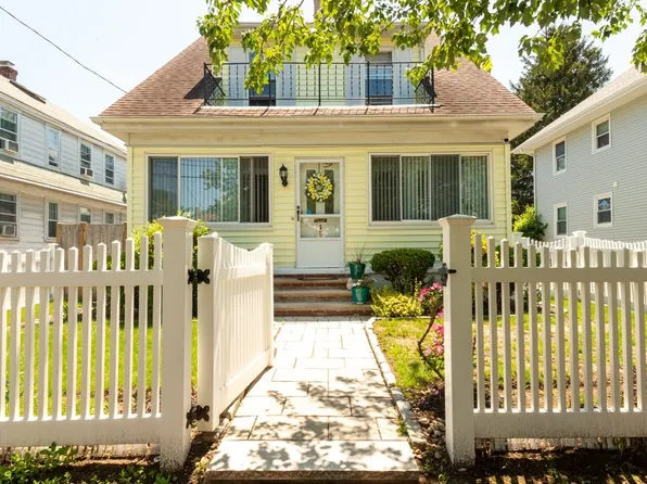 15 Kahler Ave, Milton, MA 02186