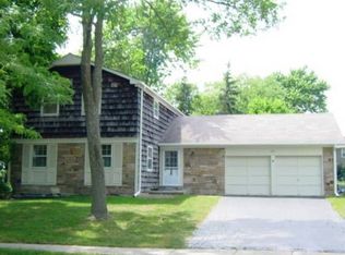 321 Springside Ln, Buffalo Grove, IL 60089