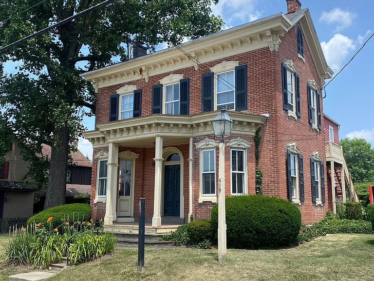 419 Main St #1 — Photo 9