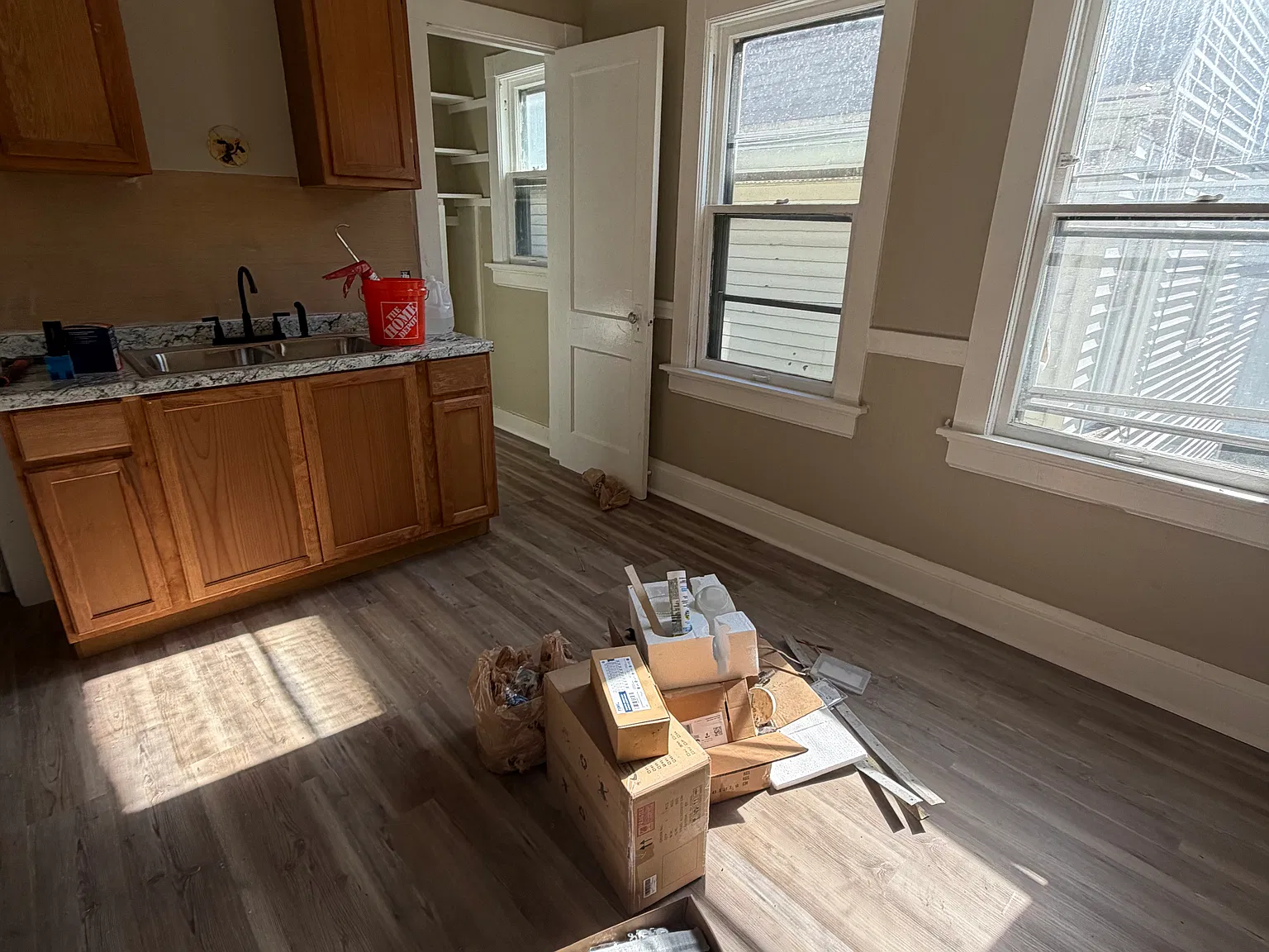3 bed, 1000 sqft, $1,500 — Photo 4