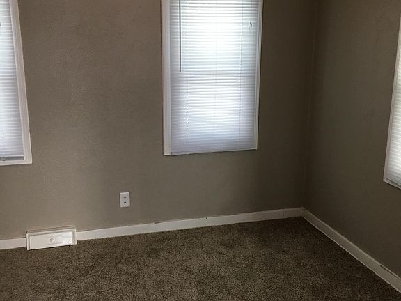 3rd image of 2871 Drewyer Ave