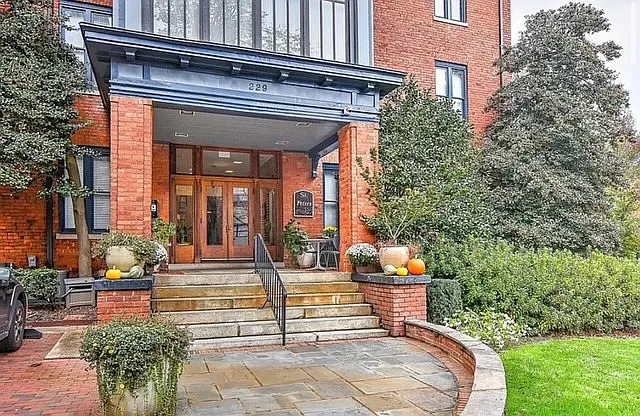 1 bed, 577 sqft, $2,000 — Photo 1