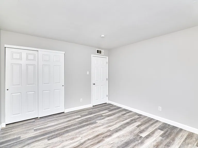 Courtland Manor — Photo 10