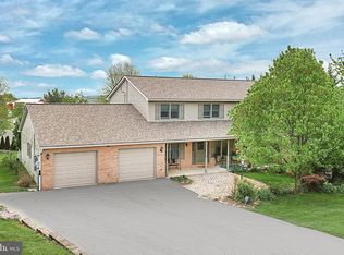 3015 Ashcomb Ct, Red Lion, PA 17356