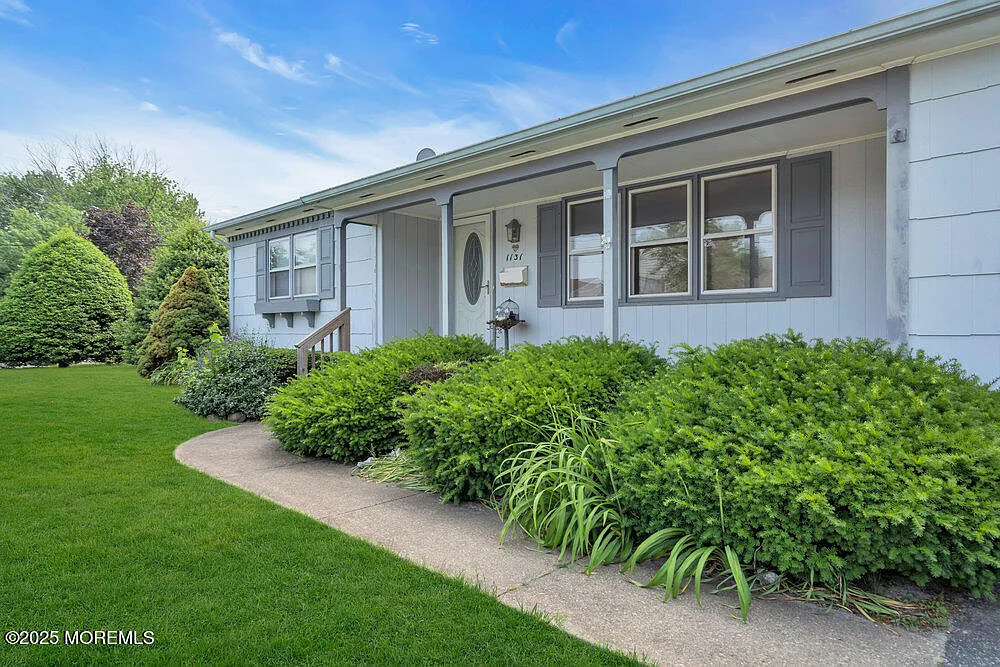 1131 Canal Drive photo 1
