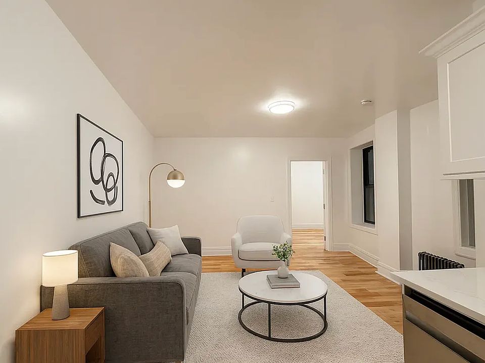 2nd image of 122 Norfolk St APT 3