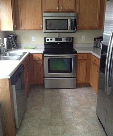 3rd image of 1136 Eastwoods Dr